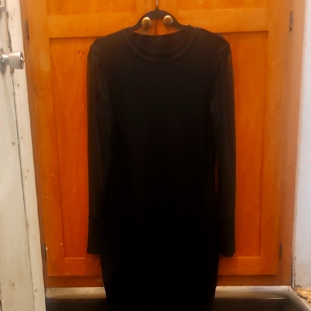 Chic Long Sleeve Black Dress